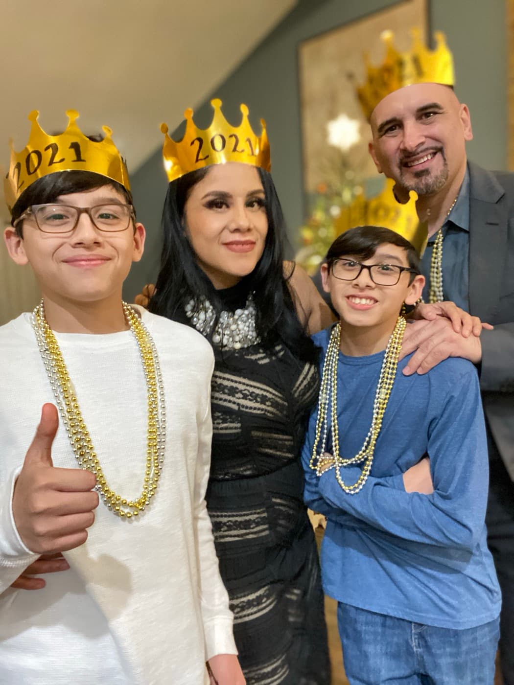 Ricardo, Sofía, Ricky y Christian celebrando la despedida del año 2021